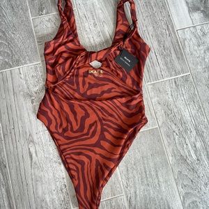Skatie Chloe Beachwood Print size M one piece bathing suit Tags on never worn